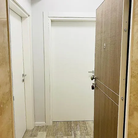 Evadari Urbane, 2 En-suite Studios, Cazino, Mamaia