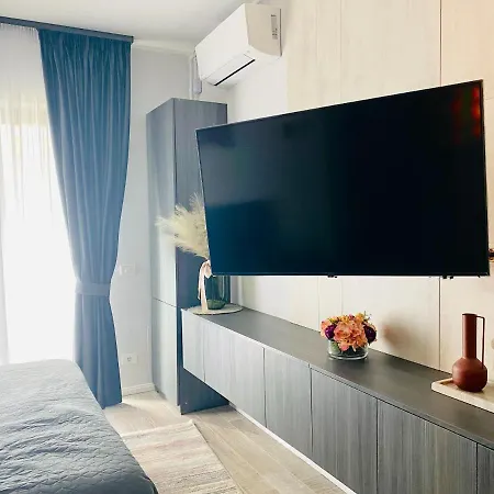Evadari Urbane, 2 En-suite Studios, Cazino, * Mamaia