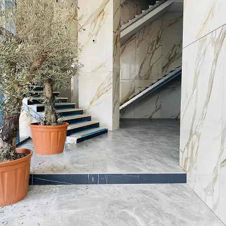 Evadari Urbane, 2 En-suite Studios, Cazino, * Mamaia