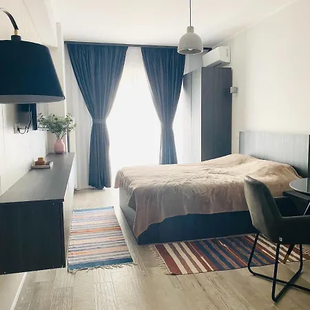 Evadari Urbane, 2 En-suite Studios, Cazino,