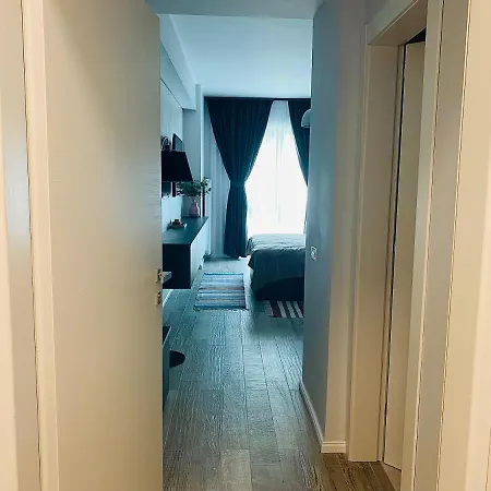 Evadari Urbane, 2 En-suite Studios, Cazino, *