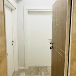 Evadari Urbane, 2 En-suite Studios, Cazino, Mamaia