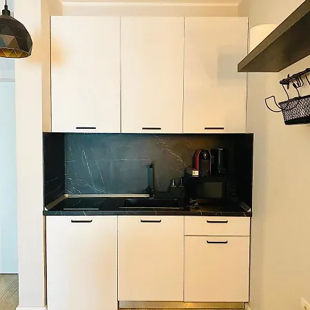 Evadari Urbane, 2 En-suite Studios, Cazino, דירה