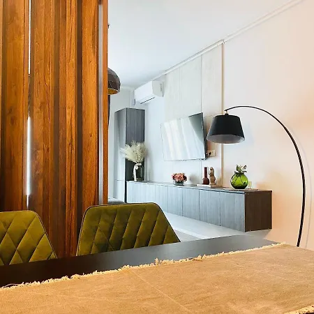 公寓 Evadari Urbane, 2 En-suite Studios, Cazino,