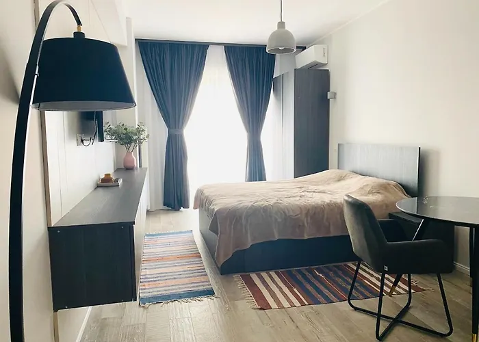 Evadari Urbane, 2 En-suite Studios, Cazino,